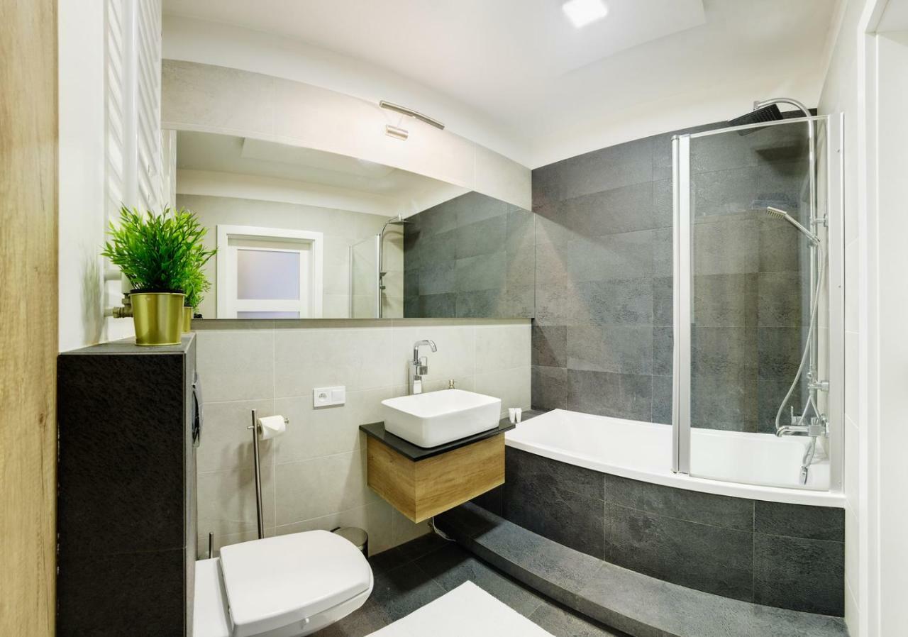 פוזנן Sleepway Apartments- Garbary 100-46 מראה חיצוני תמונה